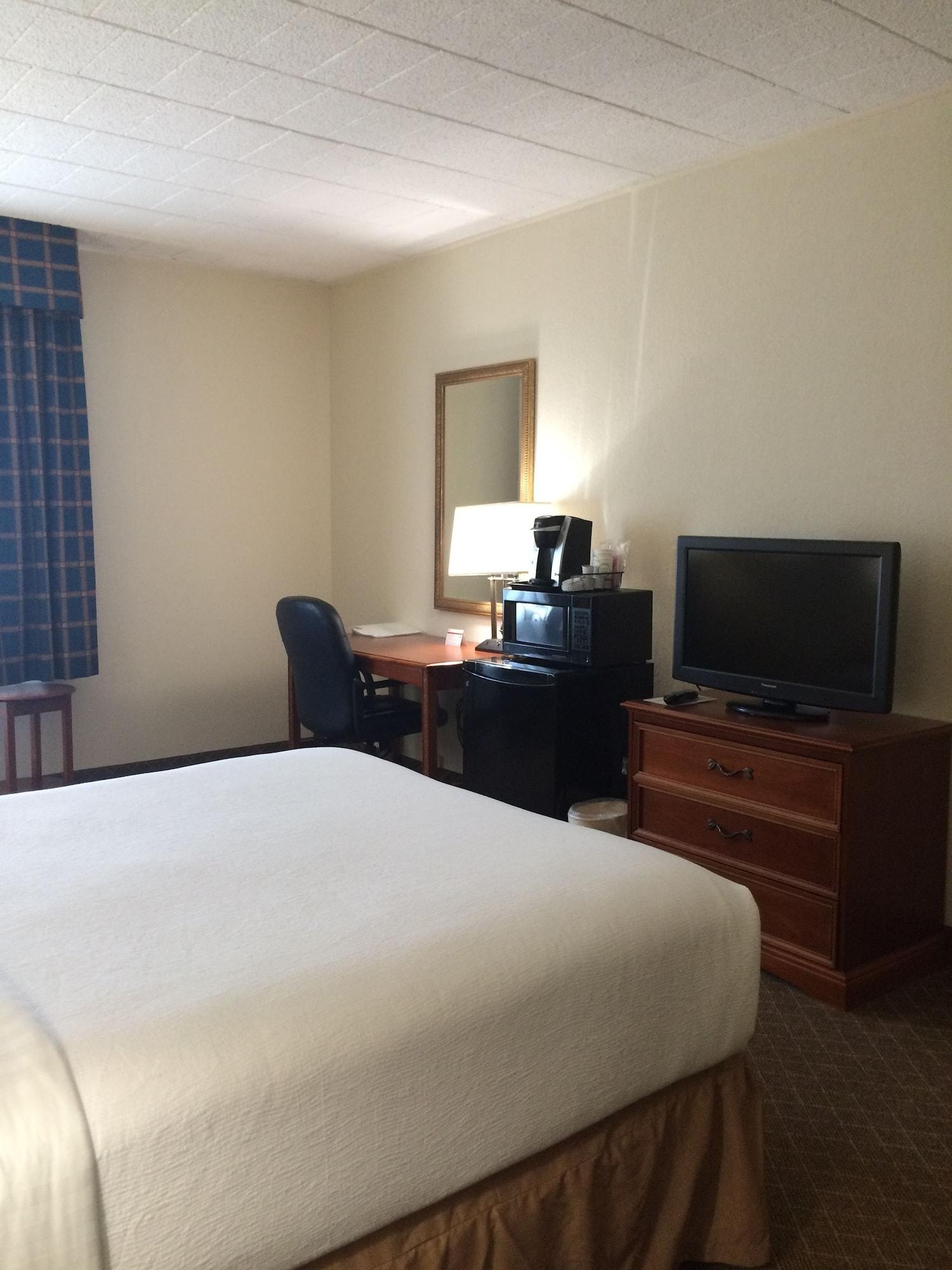 Clarion Inn Frederick Event Center Экстерьер фото