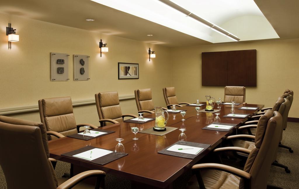 Clarion Inn Frederick Event Center Экстерьер фото