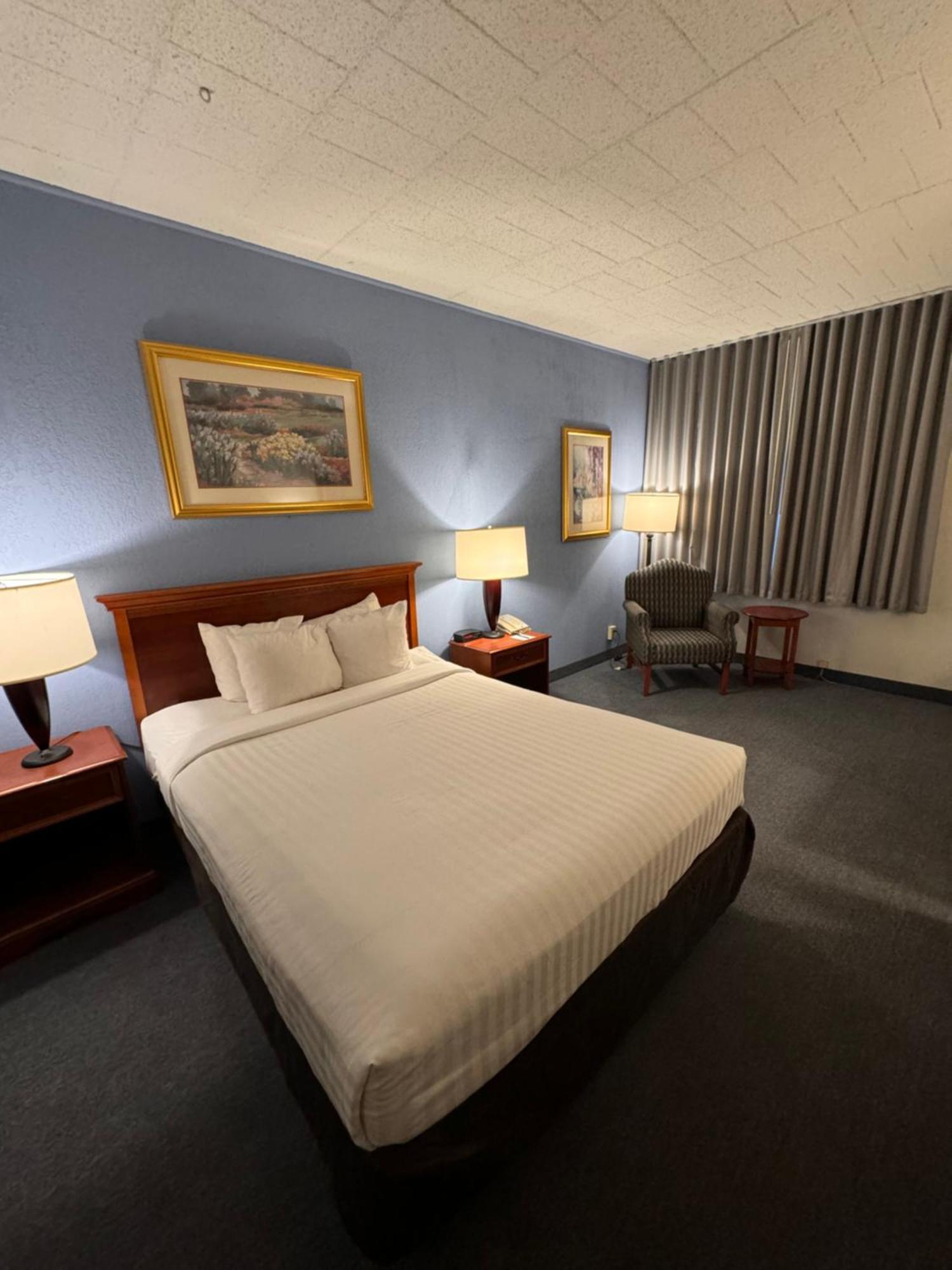 Clarion Inn Frederick Event Center Экстерьер фото