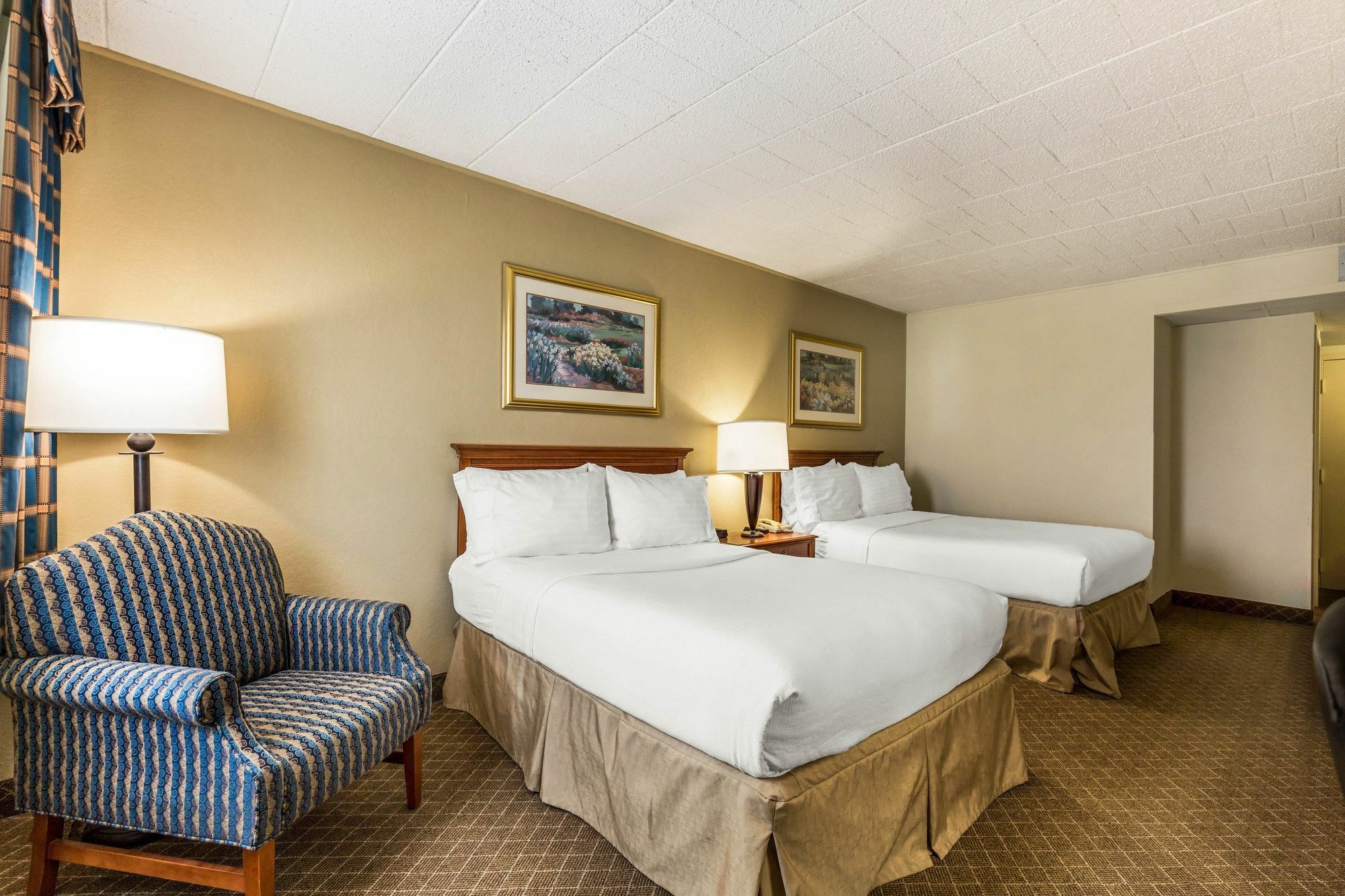 Clarion Inn Frederick Event Center Экстерьер фото