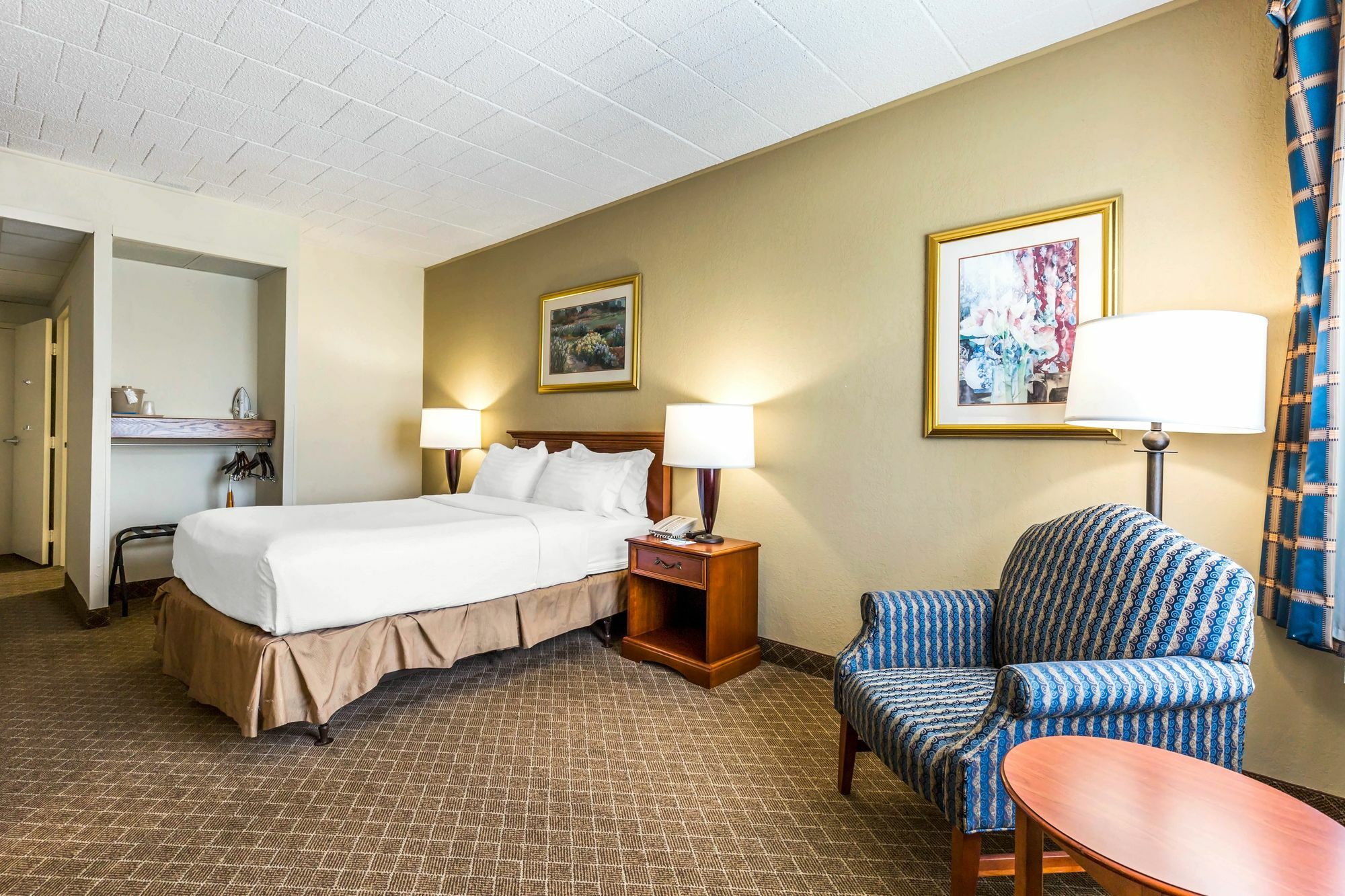 Clarion Inn Frederick Event Center Экстерьер фото